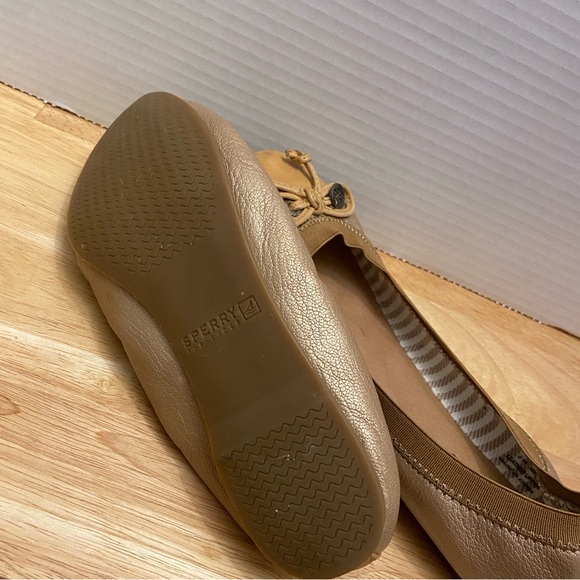 Sperry Top Sider Camel Ballet Flats with Bow Accent and Logo Tag. - Picture 5 of 6